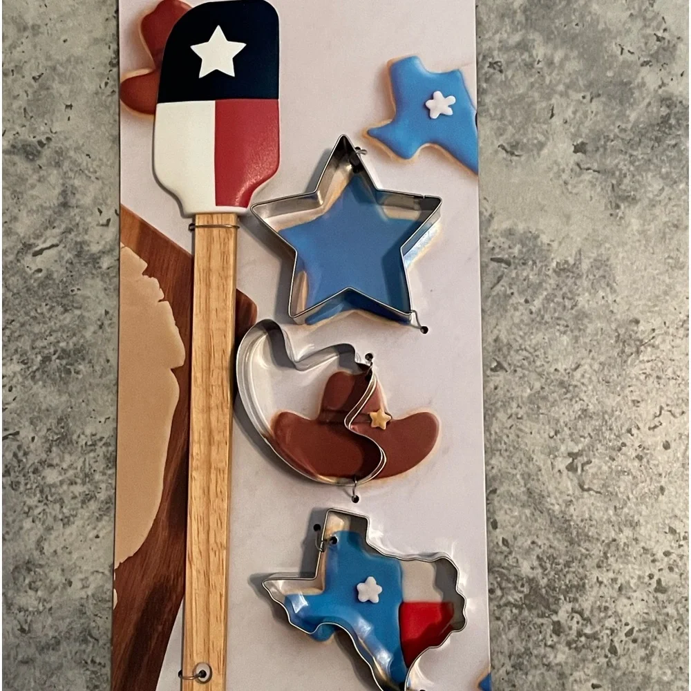 Texas Printed Spatula & Cookie Cutter Set NWT